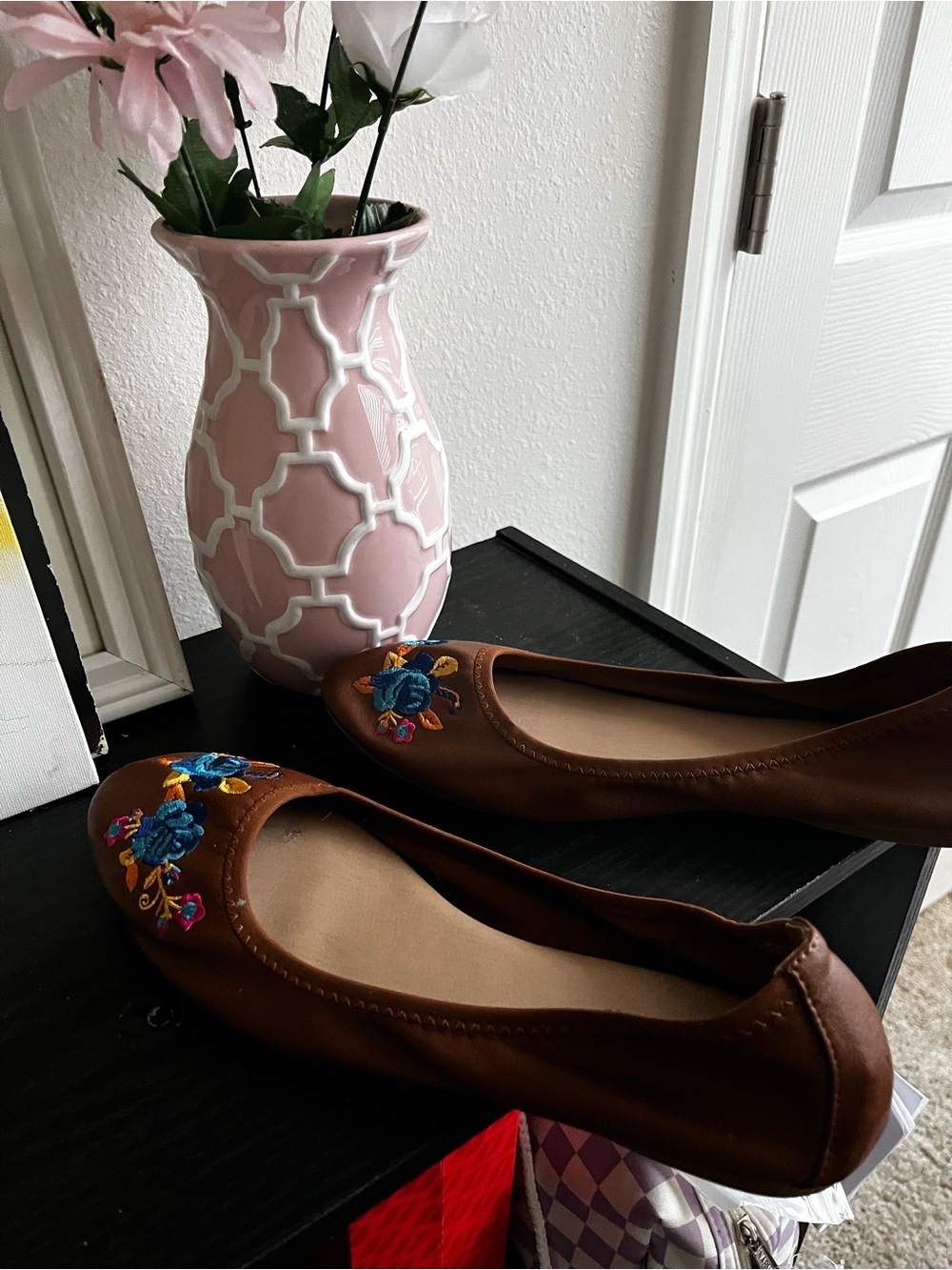 The Pioneer Woman Brown Embroidered Floral Ballet Flats
